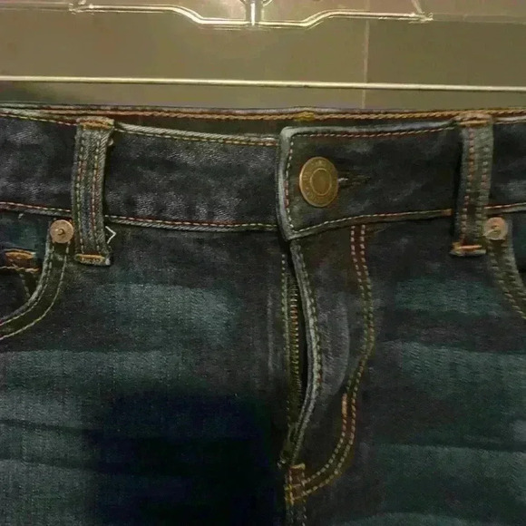 American Eagle Women’s Dark wash midi shorts size 8, 360 super stretch - Picture 5 of 10